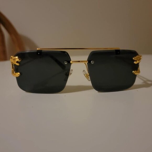 Gold woman's sunglasses - Picture 3 of 6